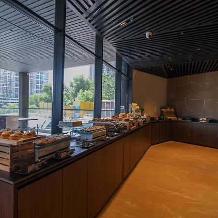 Essentia Premier Hotel Pune Wakad Pimpri-Chinchwad Ngoại thất bức ảnh